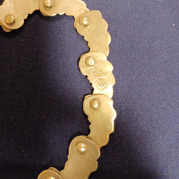 Sterling .925 silver  leaf-form necklace, bracelet, and screw-back earrings - Picture 3 of 4